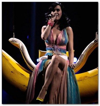 Katy Perry torna in estate con un nuovo disco