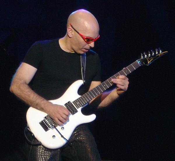 Joe Satriani in concerto in Italia per tre tappe del tour