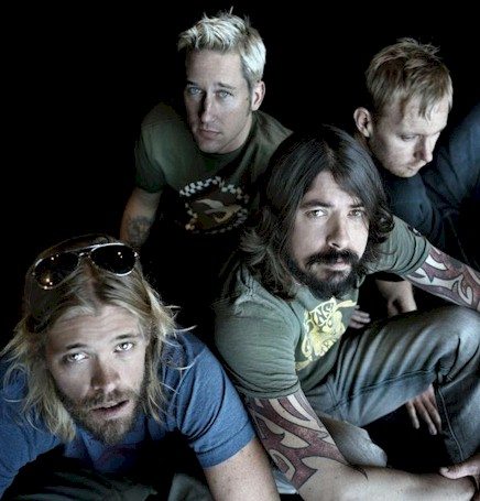 I Foo Fighters suonano a sorpresa alcuni inediti del nuovo album (video)