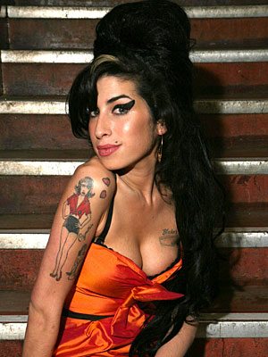 Amy Winehouse dona 40mila dollari di abiti firmati in beneficenza