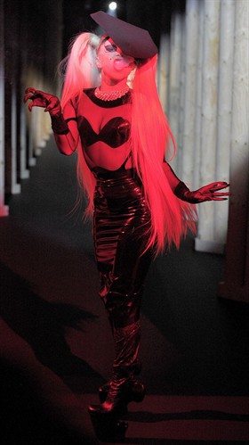 Lady GaGa modella per una notte, foto e video