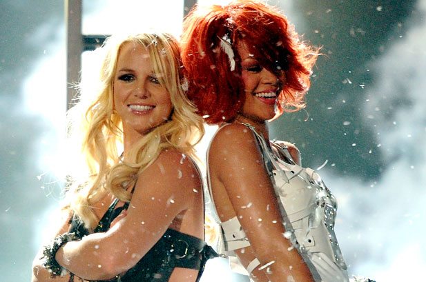 Rihanna e Britney Spears ai Billboard Music Awards, video