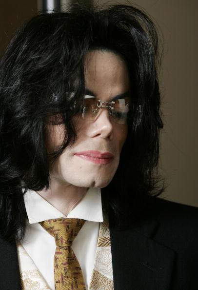 Michael Jackson, biglietti in vendita. I fan club protestano