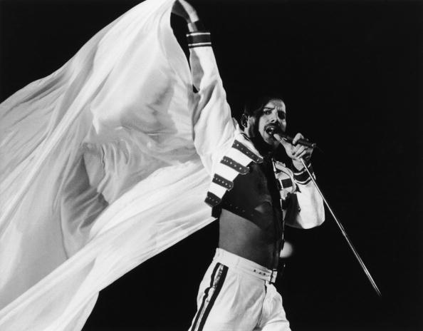 Omaggio a Freddie Mercury: da Katy Perry a Brian May