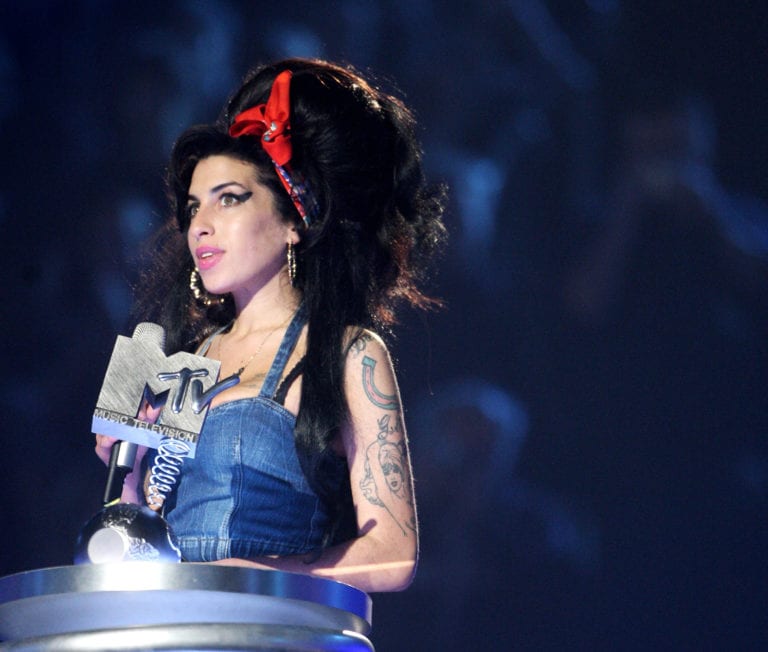 Amy Winehouse morta per un’intossicazione etilica