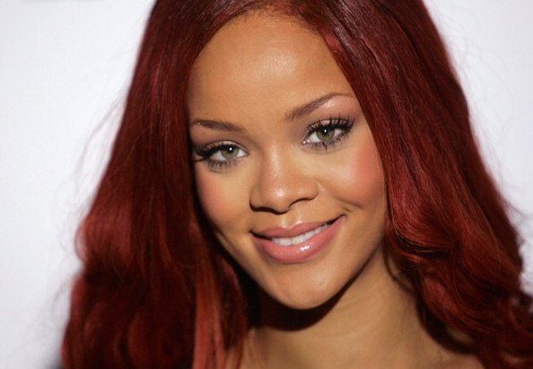 Rihanna raddoppia, esibizione ai Grammy Awards e concerto di beneficenza