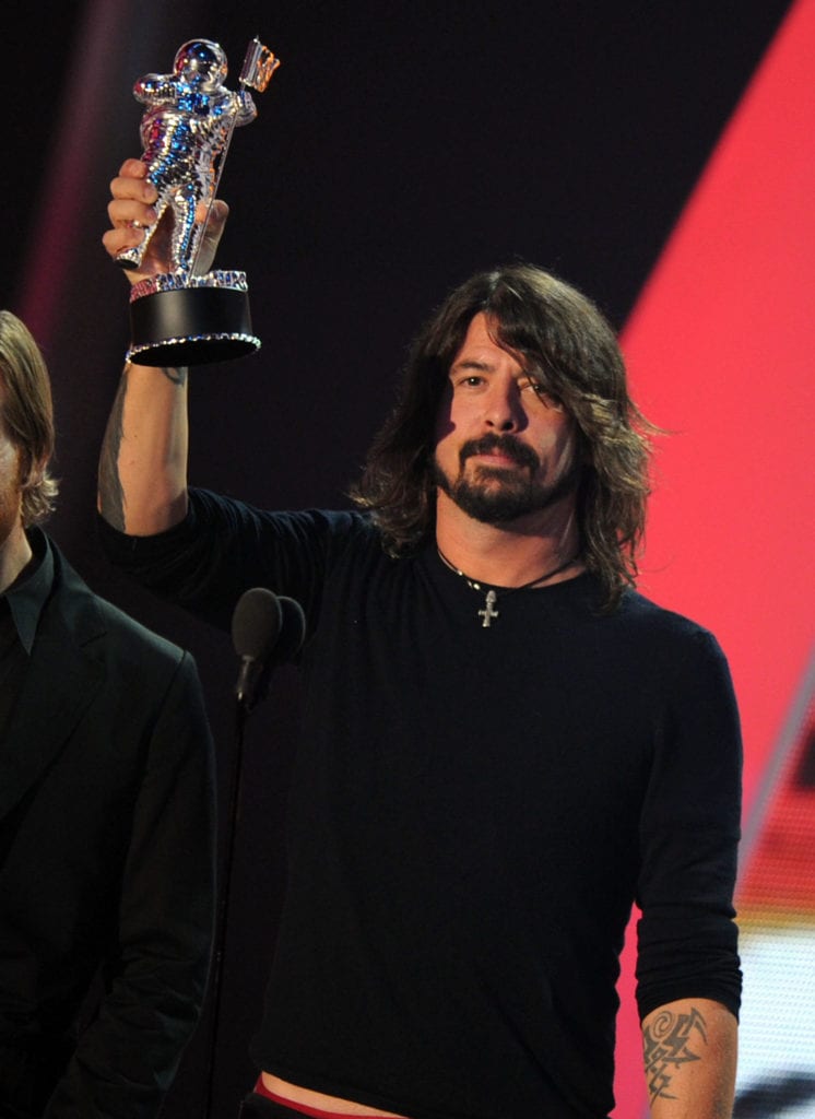 Grammy Awards, Dave Grohl "Sono onorato di competere con Adele"