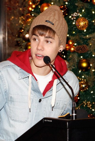 Justin Bieber “All I Want For Christmas Is You”, il video ufficiale