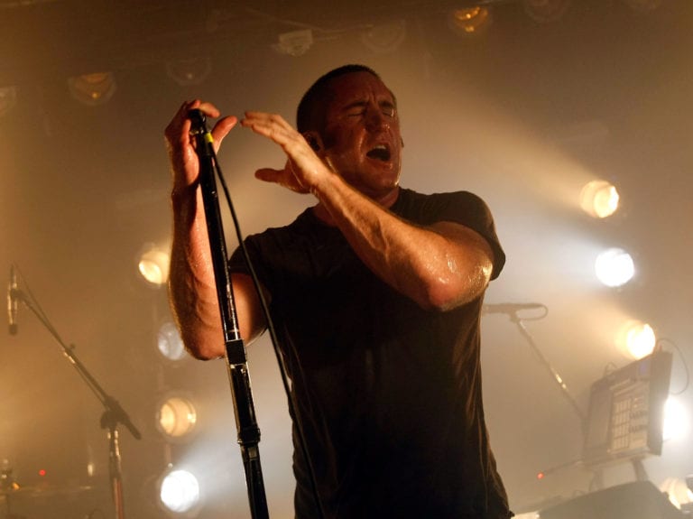 Trent Reznor torna alle etichette discografiche ispirato dal modello Radiohead