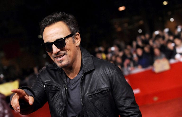 Bruce Springsteen, ascolta “Jack of All Trades” e ” Death to My Hometown”