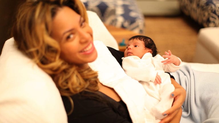Beyoncé e Jay Z pubblicano le prime foto di Blue Ivy