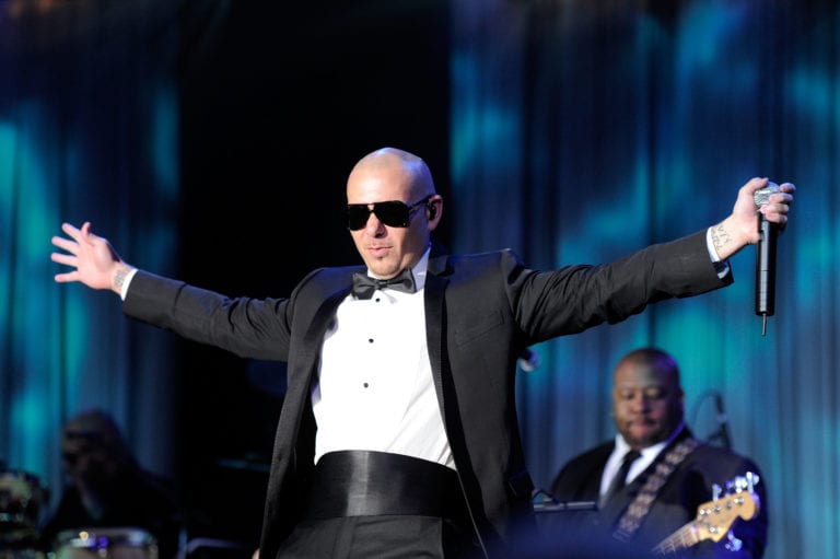 Pitbull, ascolta “Back in time” dal film Men in Black 3