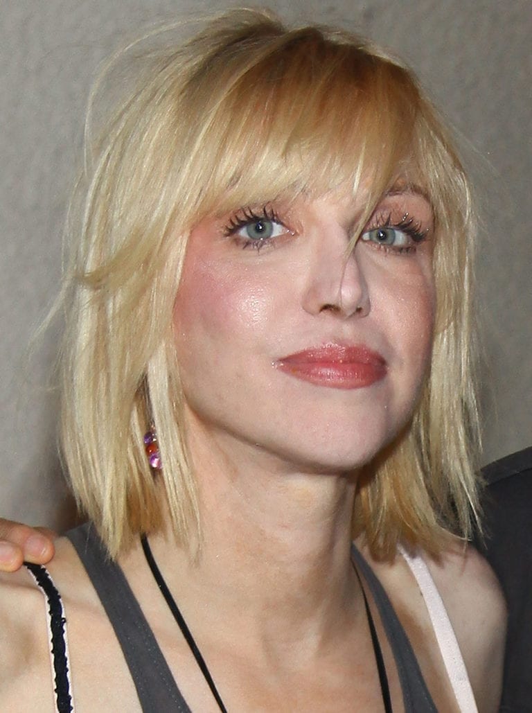 Courtney Love: “I Muppet hanno stuprato il ricordo di Kurt Cobain”