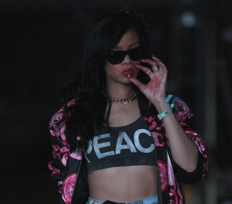 Rihanna, scandalo cocaina al Coachella Festival. Le Foto