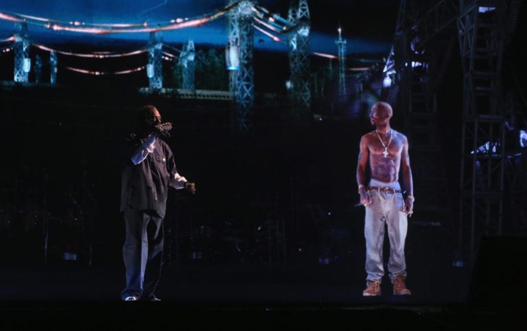 Tupac rivive al Coachella Festival grazie ad un ologramma