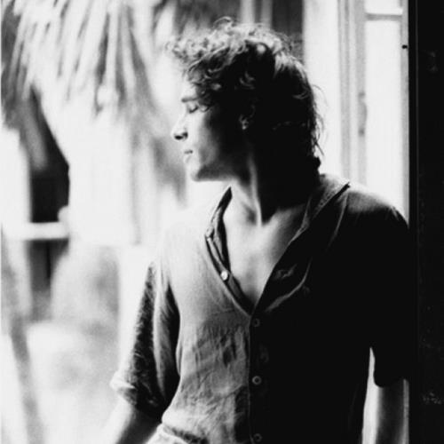 15 anni fa moriva Jeff Buckley, la voce eterna del rock