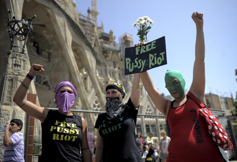 Pussy Riot giudicate colpevoli, contestazioni in tutta Europa
