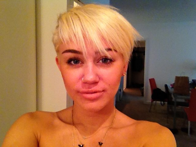 Miley si mostra soddisfatta del nuovo taglio