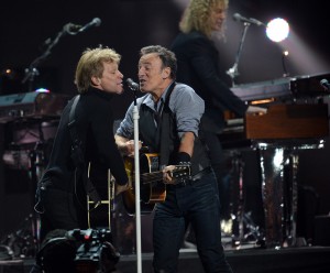 Bruce Springsteen & Bon Jovi - 12.12.12 | ©  DON EMMERT/AFP/Getty Images