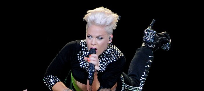 La potenza di Pink in The Truth About Love Tour: Live From Melbourne