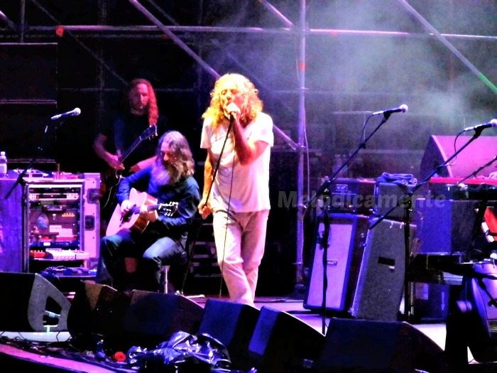 Robert Plant, “Napoli rocks” all’Arena Flegrea