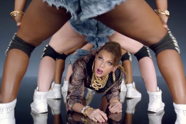 La svolta pop di Taylor Swift, il video di “Shake it off”
