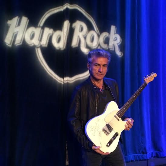 La chitarra di Ligabue all'Hard Rock International