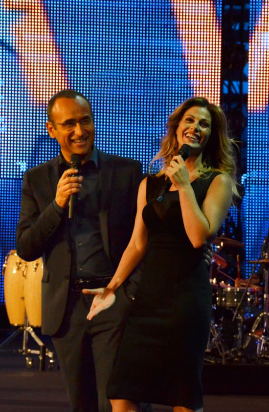 Carlo Conti e Vanessa incontrada presentano la 9° edizione dei Wind Music Awards