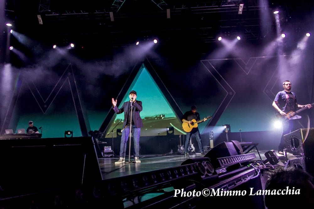 Max Pezzali al Kioene Arena di Padova con il suo Astronave Max Live Tour 2015