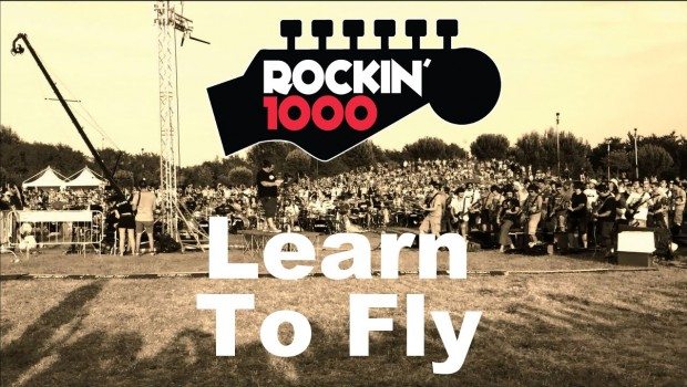 Rockin'1000: 1,000 人のミュージシャンが参加するバンドのショーとはどのようなものですか?