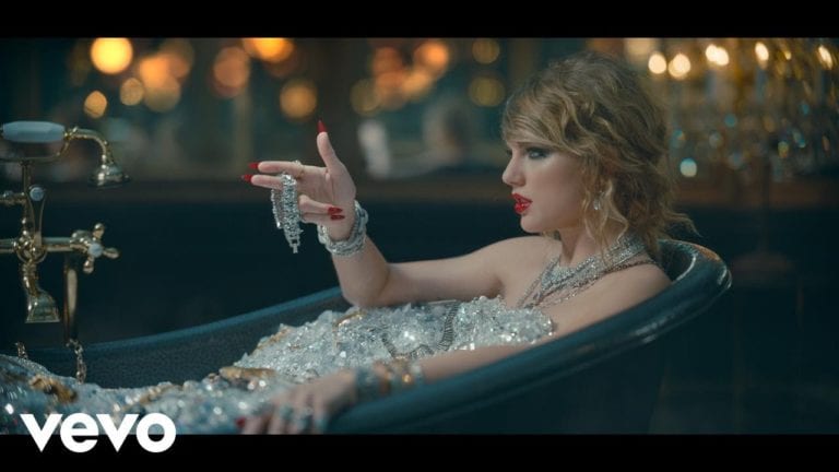 Tutti gli indizi del video di “Look What You Made Me Do” di Taylor Swift