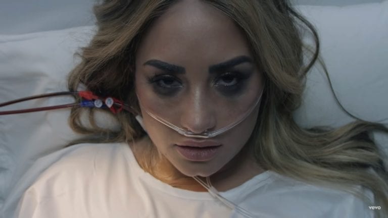 Dancing with the devil, il video del nuovo brano di Demi Lovato