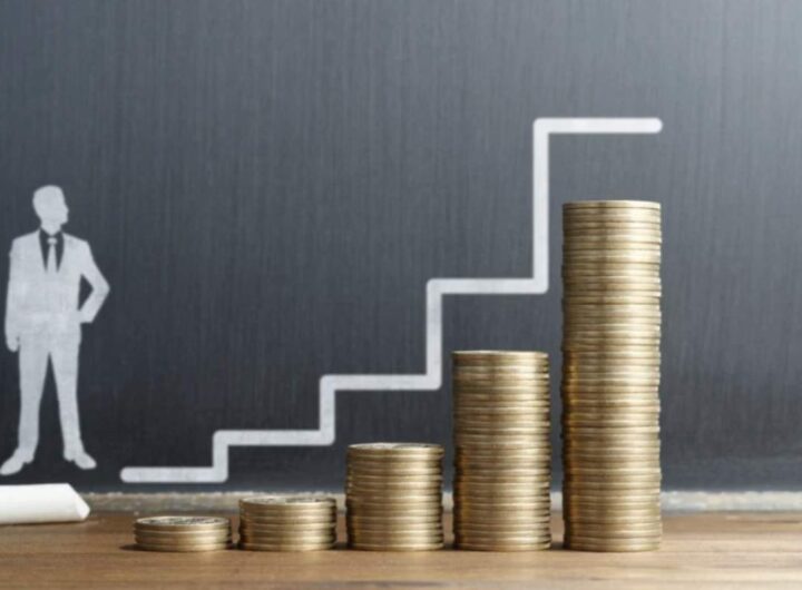 Molti lavoratori si chiedono se il datore di lavoro sia obbligato a riconoscere gli aumenti che gli spettano.