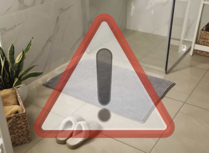 Tra gli accessori più comuni e tradizionali, il tappetino da bagno in stoffa sembra ormai destinato a un lento declino