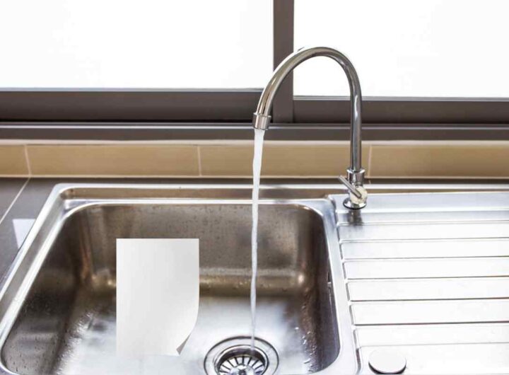 Mia nonna metteva sempre un bicchiere e un foglio di carta nel lavandino, sai il motivo?