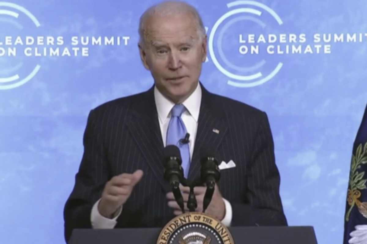 Nato nel 1942 a Scranton, Pennsylvania, Joe Biden si è formato in giurisprudenza presso l’Università di Syracuse prima di intraprendere la carriera politica.