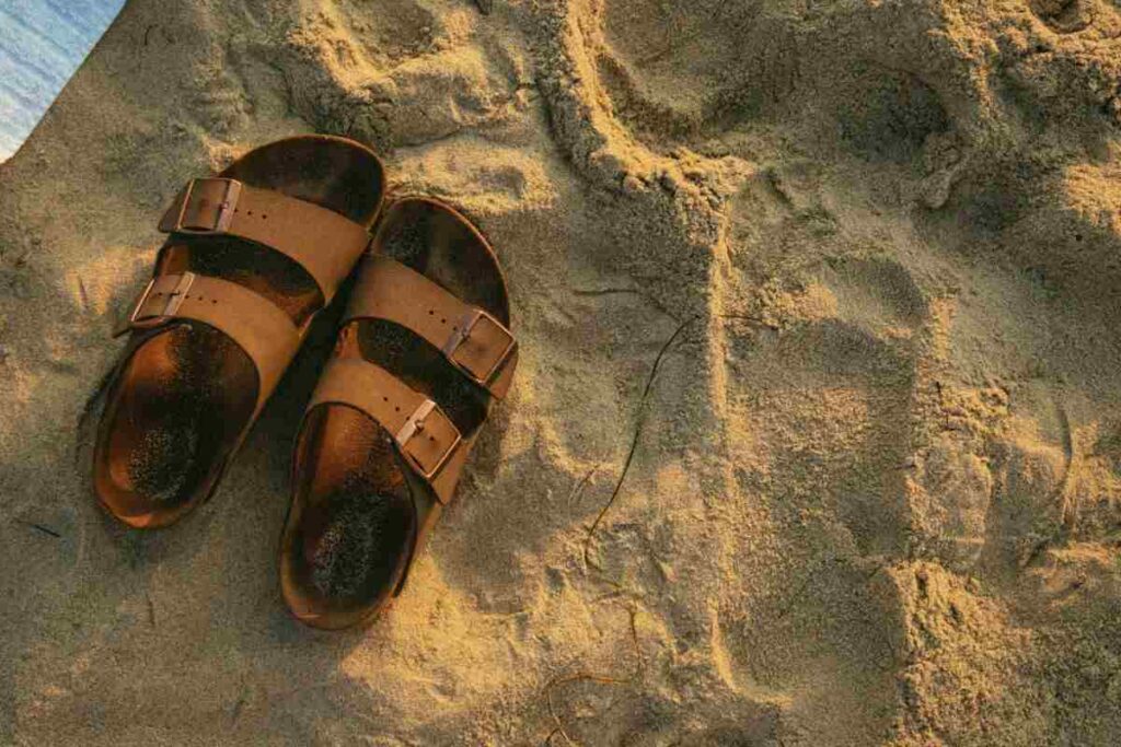 sandali come farli tornare come nuovi dopo l'estate