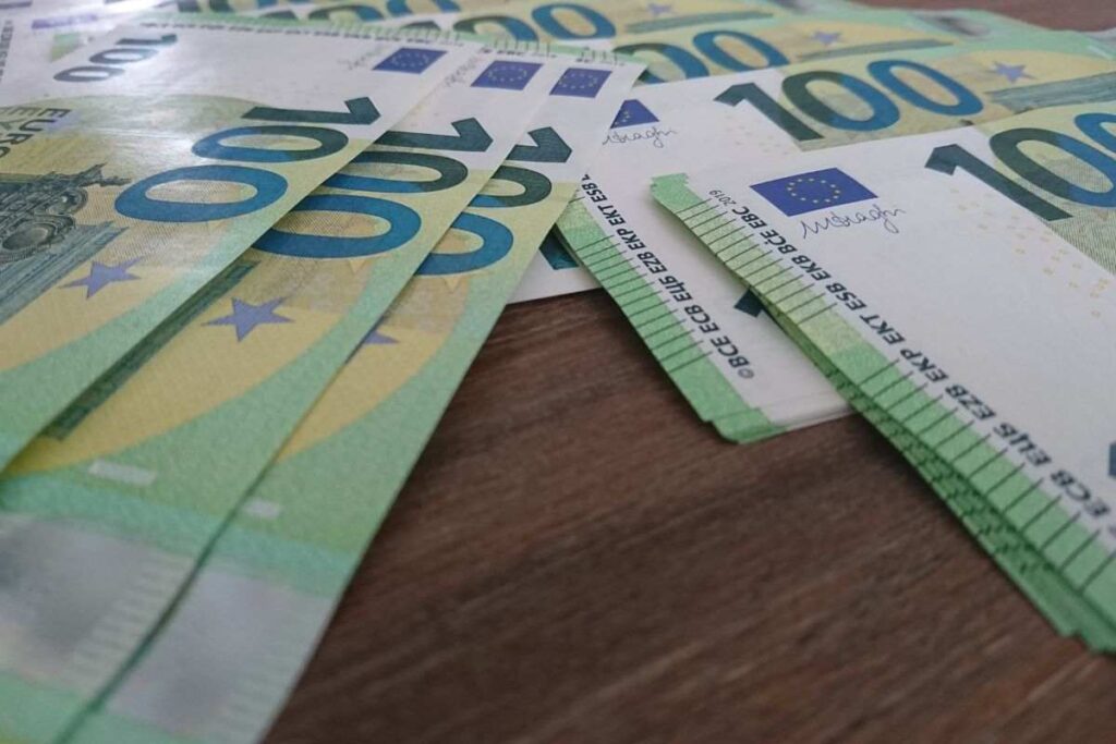 Bonus di 1400 euro, chi ne può beneficiare
