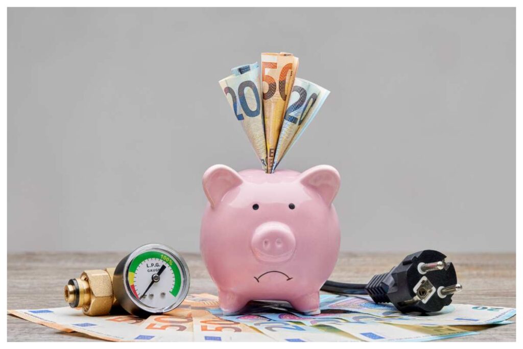 luce e gas rincari per le famiglie