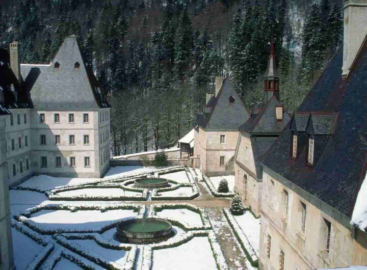 Misteri, leggende ed elisir di lunga vita: il castello segreto da vedere almeno una volta: un monastero da visitare almeno una volta