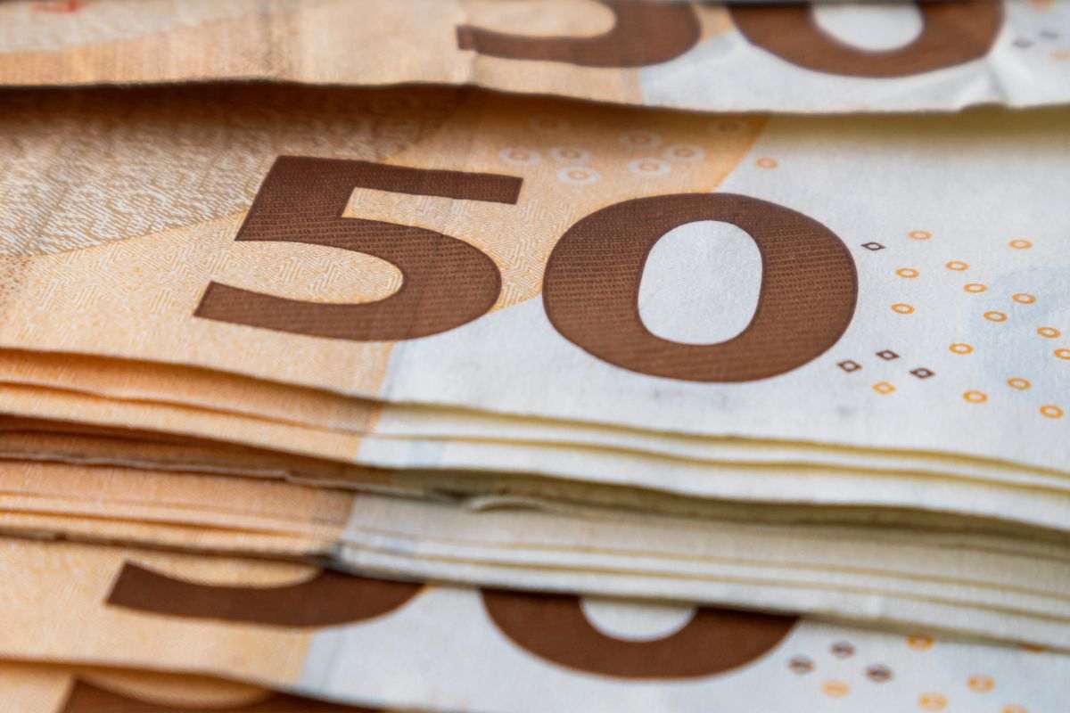 Se hai vecchie banconote da 20 o 50 euro devi restituirle