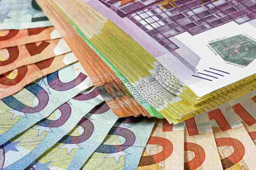 Bonus 1000 euro in base all'ISEE