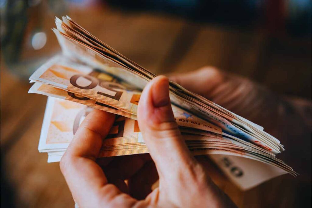 Blocco contanti è fatta: l'Europa ha ufficializzato la notizia