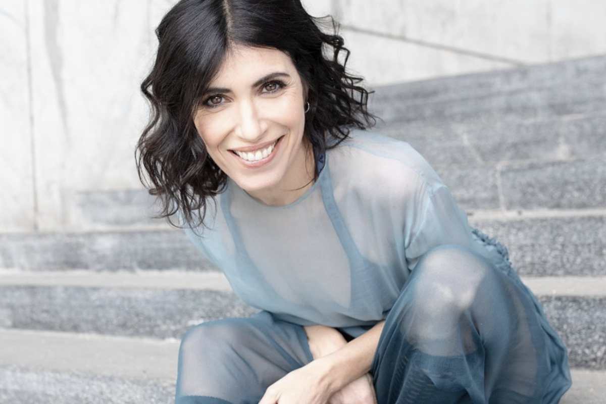 G» è dunque un disco che si inserisce in un contesto di grande fermento artistico per Giorgia, un progetto in cui la cantautrice