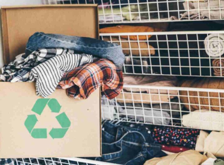 Truffa sui vestiti dati in beneficenza