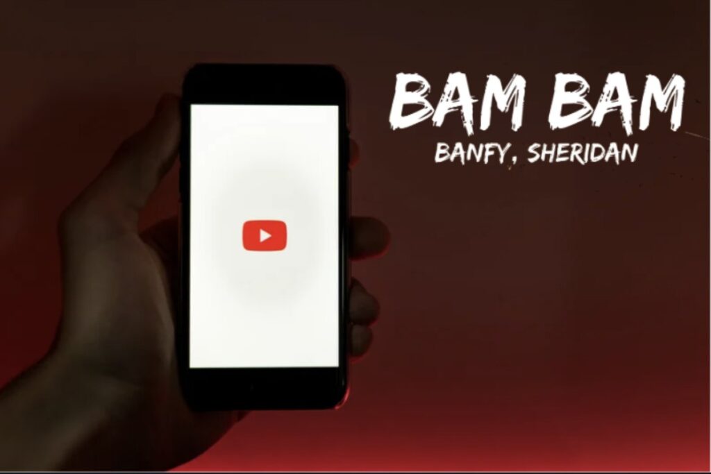 Unendo la tradizione neomelodica al linguaggio dei social, il giovane artista sinti ha saputo raccontare con autenticità e passione un amore tormentato