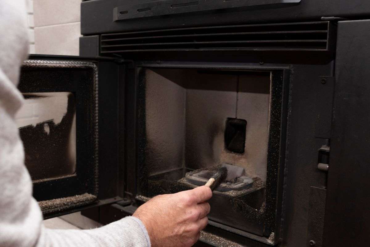 Come pulire la stufa a pellet
