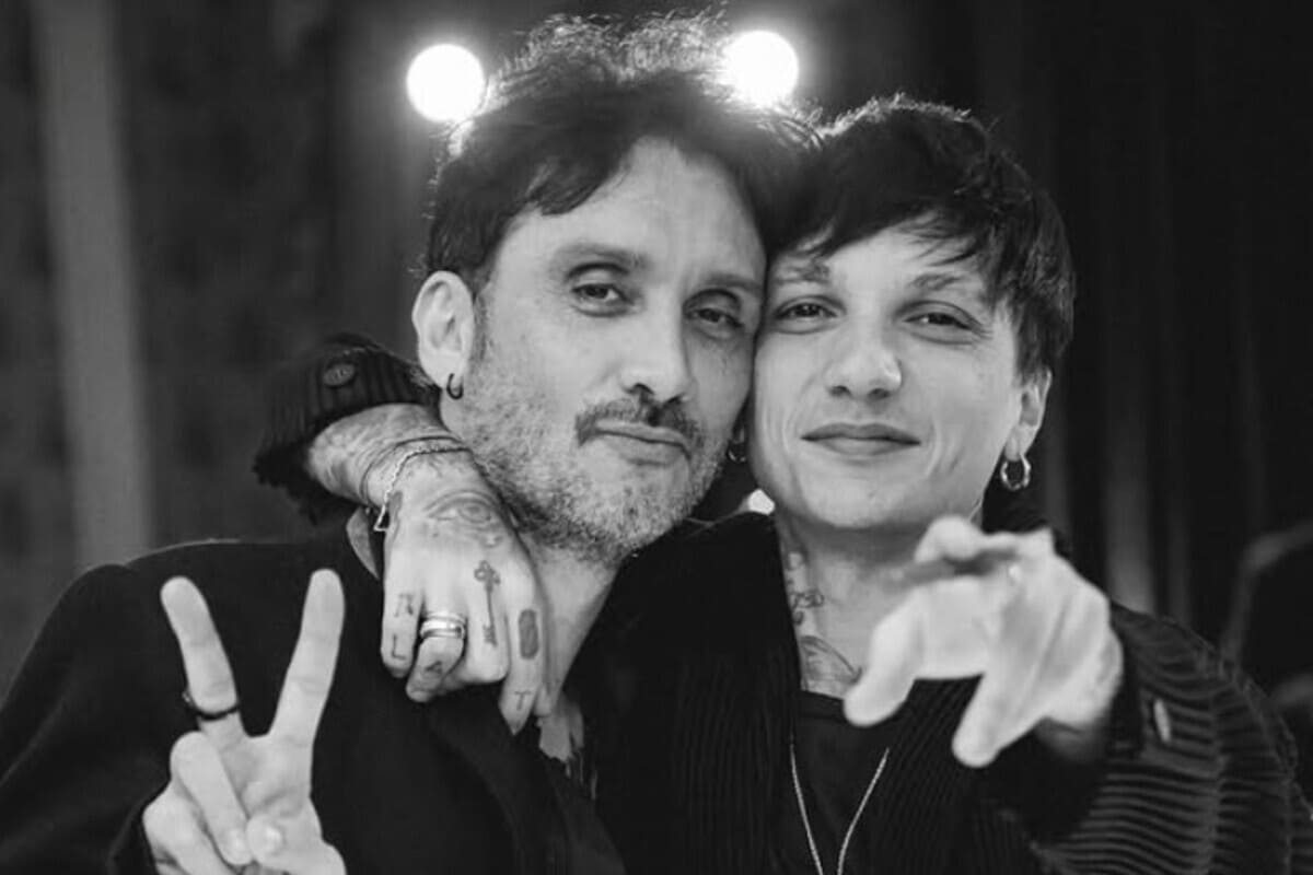 Fabrizio Moro aprirà il concerto di Ultimo a Tor Vergata il 4 luglio. Qui sono insieme in una foto in bianco e nero