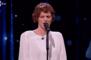 Chiara Galiazzo durante un'esibizione live nel 2026