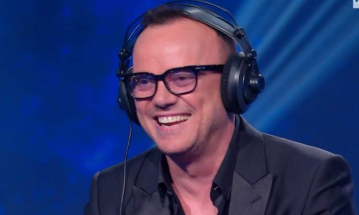 Gigi D'Alessio primo piano del cantante